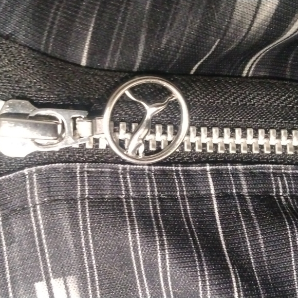 PUMA Hooded Asymmetrical Jacket AOP - Picture 7 of 9